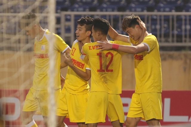 U21 Hà Nội vô địch U21 Quốc gia, cảm xúc trái ngược giữa U21 Bình Dương và nhà vô địch - Ảnh 1.
