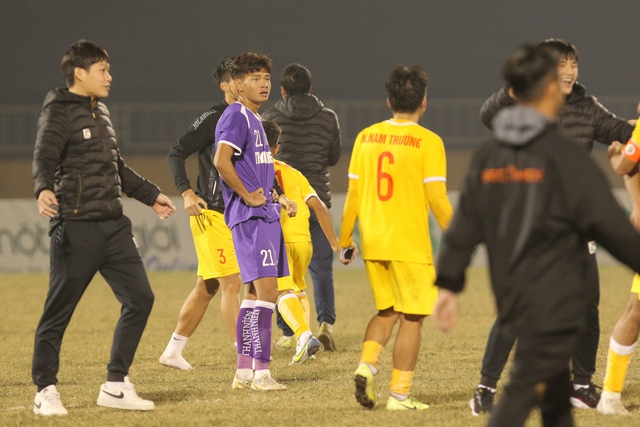 U21 Hà Nội vô địch U21 Quốc gia, cảm xúc trái ngược giữa U21 Bình Dương và nhà vô địch - Ảnh 4.