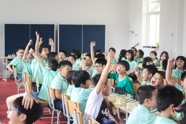 Môn học đặc biệt tại ngôi trường ở quận Cầu Giấy: Giúp trẻ phát triển tư duy, rèn sự tập trung và óc quan sát - Ảnh 5.