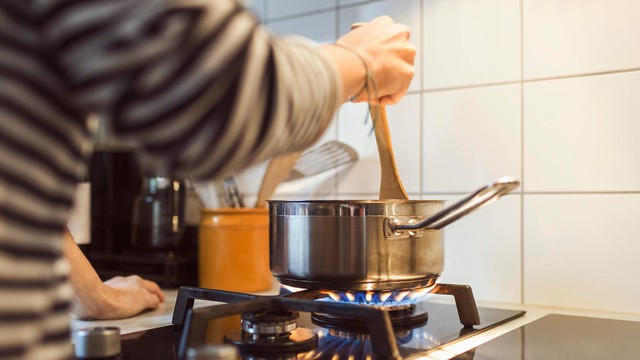 Nghiên cứu chỉ ra mối nguy hại từ chiếc bếp gas đa số gia đình vẫn đang sử dụng để nấu nướng - Ảnh 2.