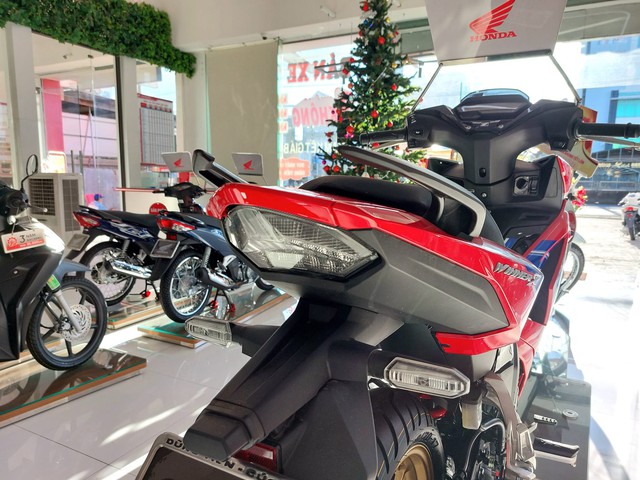 Honda Winner X 2023 bản thể thao cực &quot;ngầu&quot; về đại lý, Exciter 155 dè chừng - Ảnh 3.