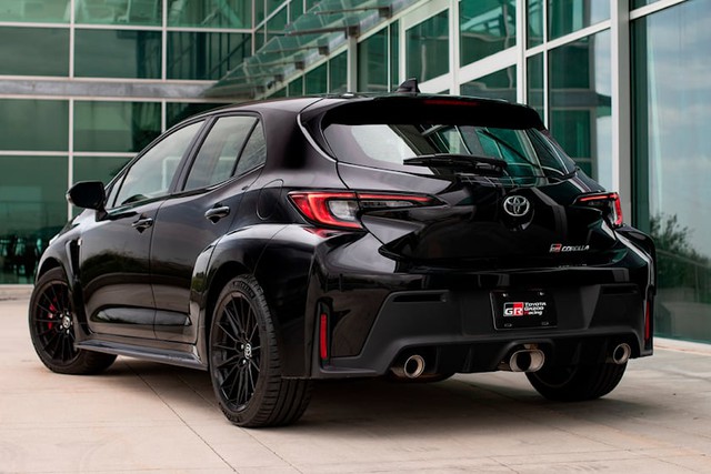 Muốn mua Corolla xịn, khách hàng Toyota phải bốc thăm - Ảnh 1.