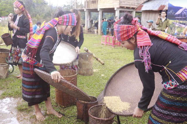 Bảo tồn lễ hội &quot;Mừng lúa mới&quot; của đồng bào Vân Kiều gắn với phát triển du lịch cộng đồng - Ảnh 2.