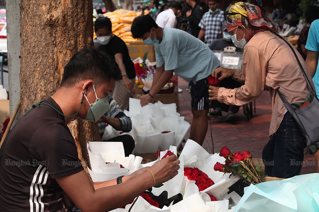 Hàng trăm cặp đôi đăng kí kết hôn và không khí Valentine đông vui tại Thái Lan - Ảnh 6.