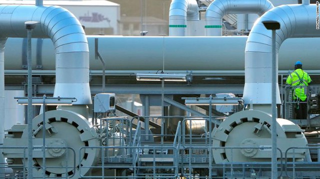 Đức dừng dự án Nord Stream 2 với Nga giữa khủng hoảng năng lượng leo thang - Ảnh 1.