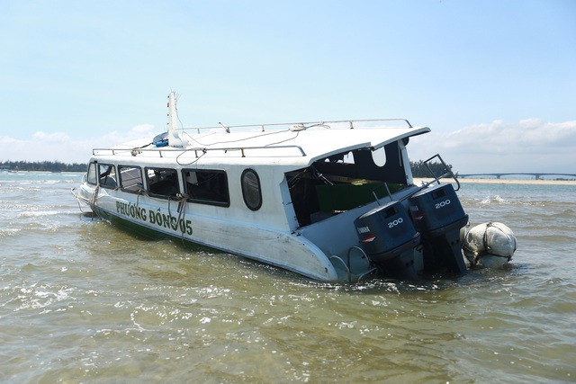 Quảng Nam họp báo thông tin vụ tai nạn chìm ca nô 17 người tử vong tại biển Cửa Đại - Ảnh 2.