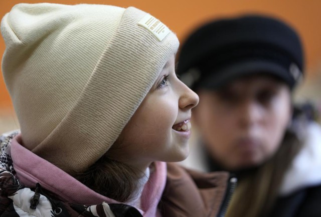 Hành trình tị nạn của những đứa trẻ ở Ukraine và hy vọng ngày trở lại - Ảnh 1.