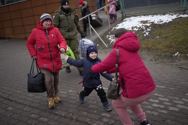 Hành trình tị nạn của những đứa trẻ ở Ukraine và hy vọng ngày trở lại - Ảnh 5.