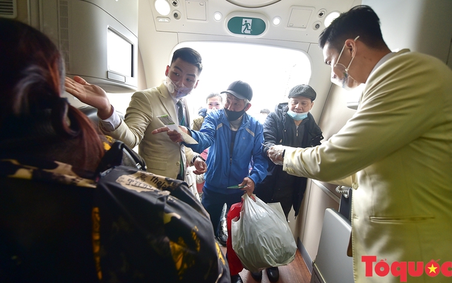 300 người Việt ở Ukraine đã về nước an toàn trên chuyến bay của Bamboo Airways ngày 10/3 - Ảnh 4.