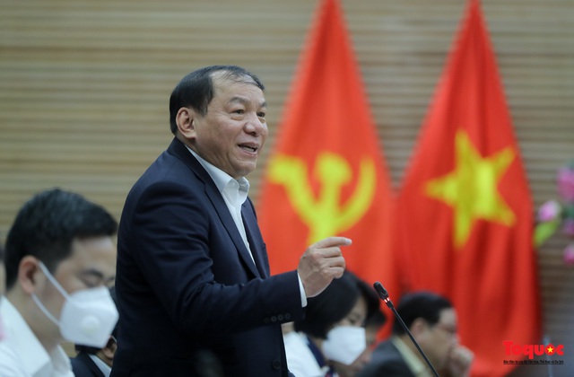 Bộ trưởng Nguyễn Văn Hùng: "Phải đặt được tên gọi, viết nên câu chuyện về thương hiệu du lịch tỉnh Nghệ An" - Ảnh 8. Bộ trưởng Nguyễn Văn Hùng: "Phải đặt được tên gọi, viết nên câu chuyện về thương hiệu du lịch tỉnh Nghệ An" - Ảnh 8.