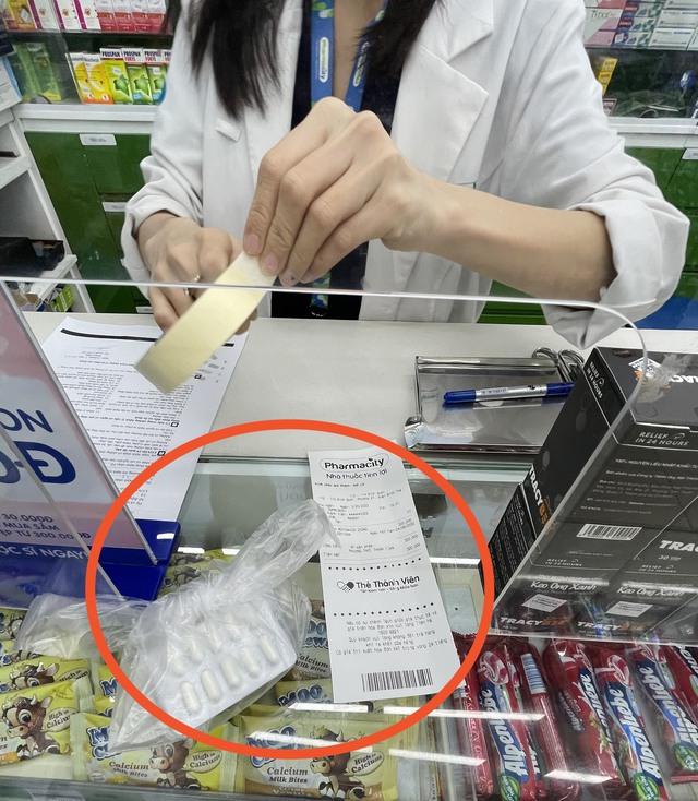 Vượt quy định Bộ Y tế - Nhà thuốc FPT Long Châu, Pharmacity “vô tư” bán thuốc điều trị Covid-19 không kê đơn - Ảnh 3.