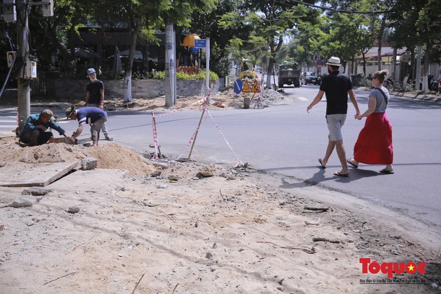 Các cơ sở kinh doanh, dịch vụ ven biển Đà Nẵng “làm mới” sản phẩm, chuẩn bị đón du khách - Ảnh 10.