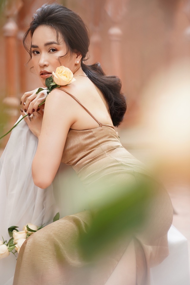 Ca sĩ Phan Thu Lan sau hai năm dịch mới dám phát hành album - Ảnh 1. Ca sĩ Phan Thu Lan sau hai năm dịch mới dám phát hành album - Ảnh 1.