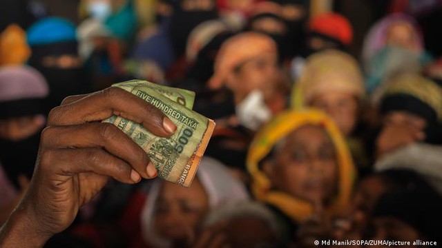 Bangladesh rơi vào bất ổn về kinh tế do giá cả hàng hóa tăng vọt - Ảnh 1.