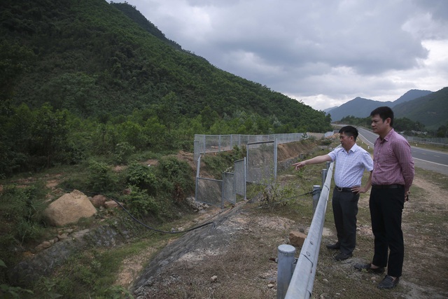 Rào chắn các lối đi tự mở trên dự án cao tốc La Sơn – Túy Loan - Ảnh 13.