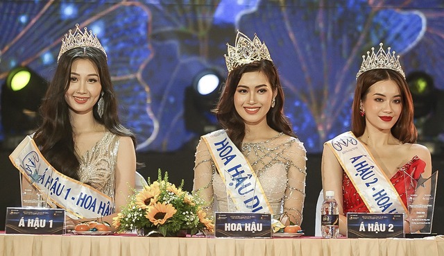 Sinh viên trường Đại học Kinh tế giành vương miện Hoa hậu Du lịch Đà Nẵng 2022 - Ảnh 2.