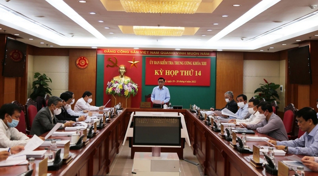 Đề nghị Bộ Chính trị, Ban Bí thư xem xét, thi hành kỷ luật cựu Bí thư, Chủ tịch tỉnh Bình Thuận - Ảnh 1.
