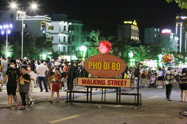 Quảng Bình: Tái khởi động phố đi bộ Tp. Đồng Hới - Ảnh 2.