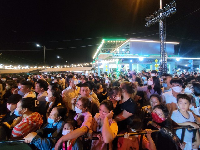 Khai mạc Festival &quot;Thuận An biển gọi 2022&quot; mở đầu chuỗi các hoạt động du lịch tại Huế dịp lễ 30/4 - Ảnh 3.