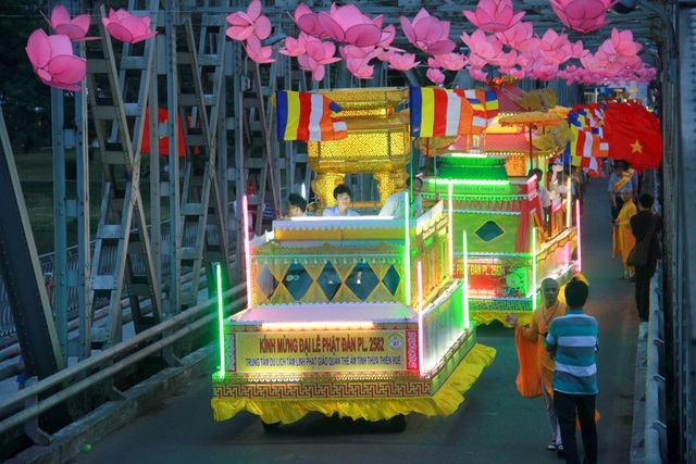 Thừa Thiên Huế sẽ tổ chức diễu hành xe hoa tại Đại lễ Phật đản Phật lịch 2566 - Ảnh 1.
