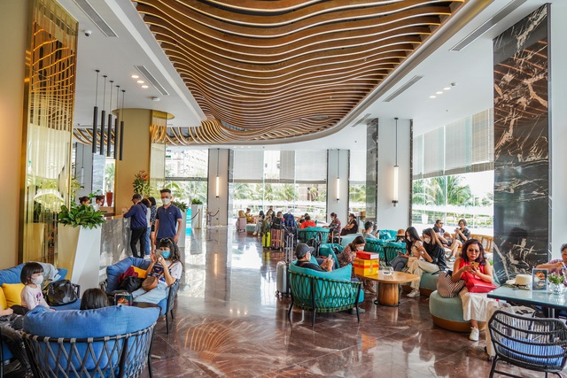Nghỉ lễ đi đâu: khám phá chuỗi bar – café nổi tiếng của FLC Hotels & Resorts - Ảnh 1.