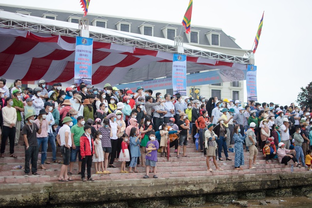 Lễ hội đua thuyền trên sông Nhật Lệ là Di sản văn hóa phi vật thể Quốc gia - Ảnh 3.