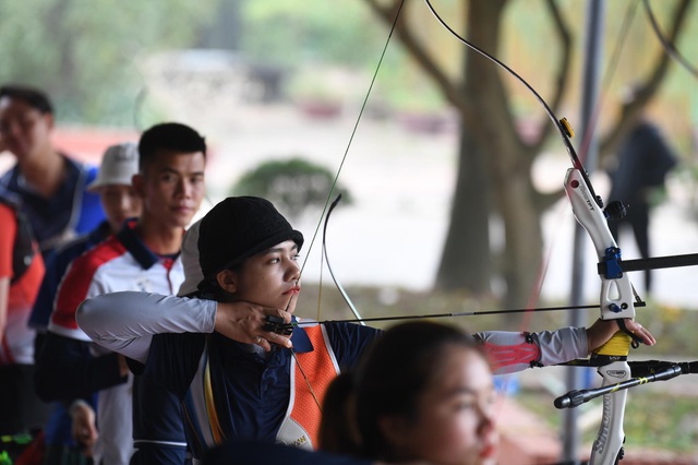 Cung thủ Nguyễn Thị Thanh Nhi: Chuẩn bị kĩ lưỡng cho giải SEA Games đầu tiên - Ảnh 1.