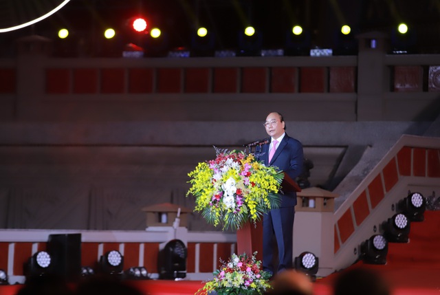 Chủ tịch nước Nguyễn Xuân Phúc dự Lễ khánh thành Đền thờ Vua Hùng tại thành phố Cần Thơ - Ảnh 1.