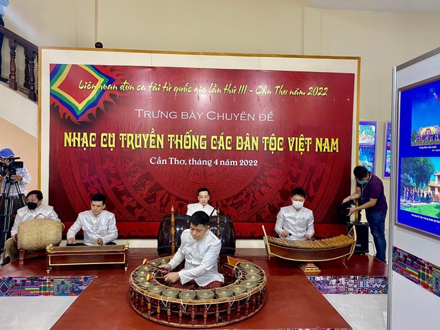 Thứ trưởng Đoàn Văn Việt dự Khai mạc Triển lãm Nhạc cụ truyền thống các dân tộc Việt Nam tại Cần Thơ - Ảnh 3.