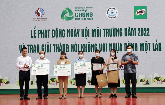 Nestlé MILO đồng hành trao giải cuộc thi ‘Tháng hành động nói không với nhựa dùng một lần’ và phát động ‘Ngày hội môi trường năm 2022’ tại hơn 2.000 trường học  - Ảnh 1.