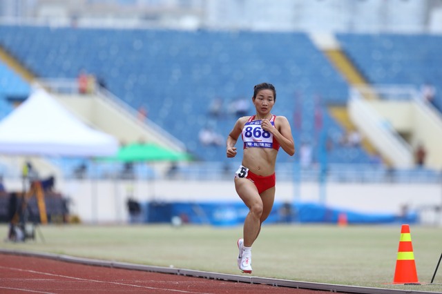 [Trực tiếp] Ngày thi đấu 14/5 SEA Games 31: Nguyễn Thị Oanh giành HCV 1.500m nữ - Ảnh 5.