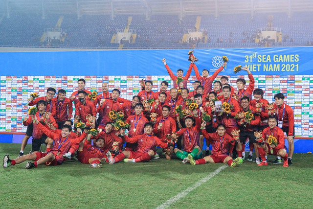 Thủ tướng gửi thư chúc mừng Đội tuyển bóng đá nam U23 Việt Nam bảo vệ thành công Huy chương Vàng tại SEA Games 31 - Ảnh 1.