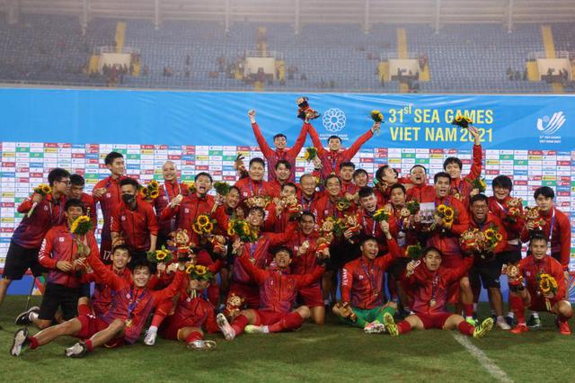 Báo quốc tế: Huy chương vàng bóng đá là bữa tiệc thịnh soạn cho người dân Việt Nam - Ảnh 1.