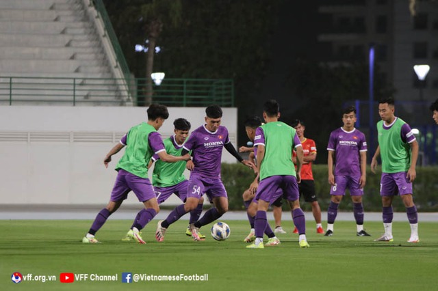 U23 Việt Nam bước vào buổi tập đầu tiên trong đợt tập huấn tại UAE - Ảnh 1.