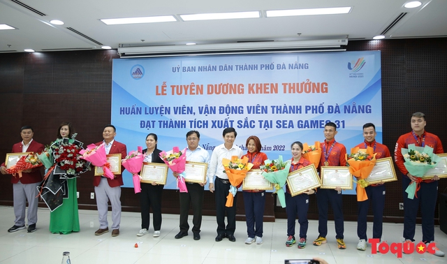 Đà Nẵng khen thưởng các HLV và VĐV đạt thành tích xuất sắc tại SEA Games 31 - Ảnh 3.