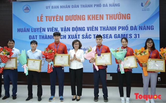 Đà Nẵng khen thưởng các HLV và VĐV đạt thành tích xuất sắc tại SEA Games 31 - Ảnh 2.