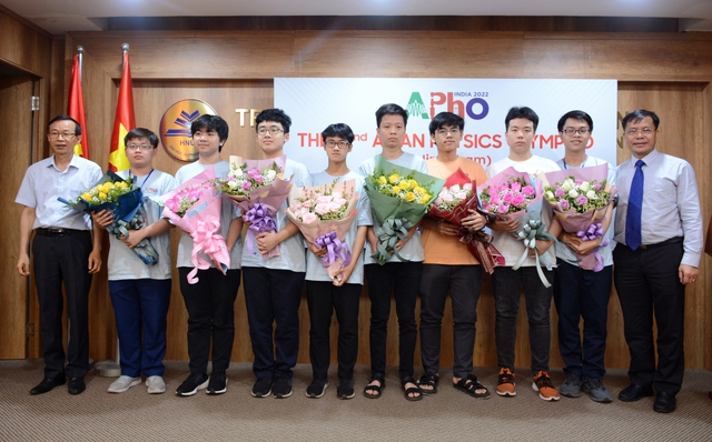 Đội tuyển Việt Nam đứng thứ 8/28 tại Olympic Vật lý Châu Á - Thái Bình Dương năm 2022 - Ảnh 1.