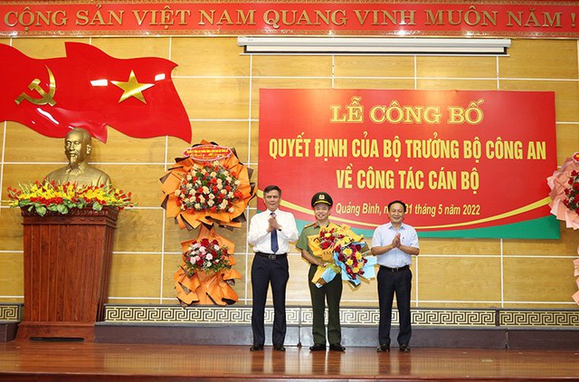 Công bố quyết định điều động, bổ nhiệm giám đốc Công an tỉnh Quảng Bình - Ảnh 3.