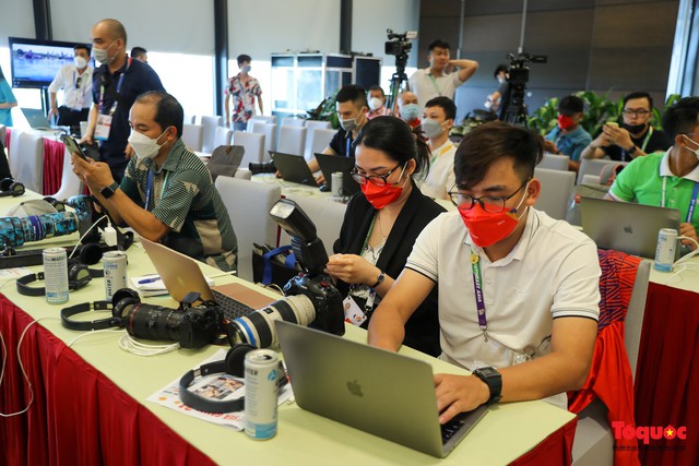 Trung tâm Báo chí và Trung tâm truyền hình quốc tế là trái tim của truyền thông SEA Games 31 - Ảnh 4.