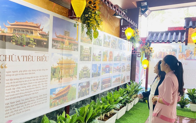 Khai mạc triễn lãm ảnh: “Phật giáo TP. Hồ Chí Minh – 40 năm xây dựng và phát triển”  - Ảnh 11.