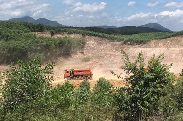 Một doanh nghiệp bị xử phạt vì lấn chiếm gần 4.000m2 đất rừng sản xuất - Ảnh 1.