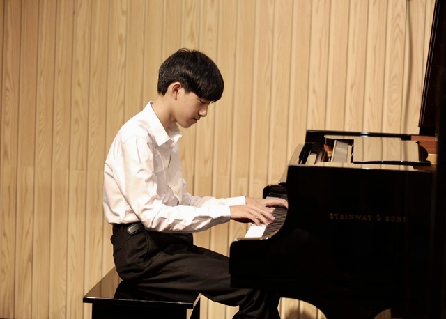 Chìm đắm trong tiếng piano của tài năng trẻ Trần Gia Quang - Ảnh 2.