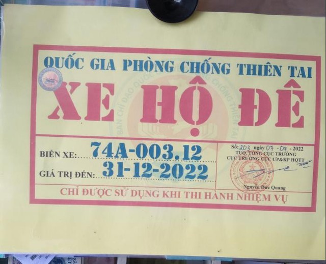 Xe biển xanh gây ùn tắc khi qua Trạm thu phí Bắc Hải Vân - Ảnh 2.