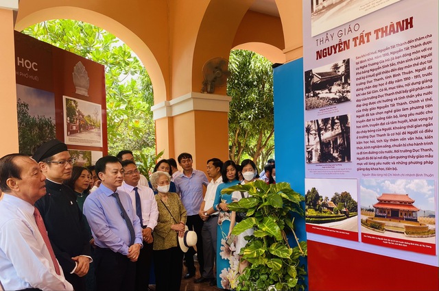 Khai mạc triển lãm chuyên đề ‘Về nơi lưu dấu chân Người’ - Ảnh 9.