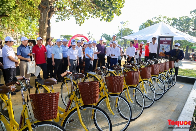 TP Huế chính thức đưa dịch vụ xe đạp chia sẻ công cộng vào phục vụ người dân và du khách - Ảnh 2.
