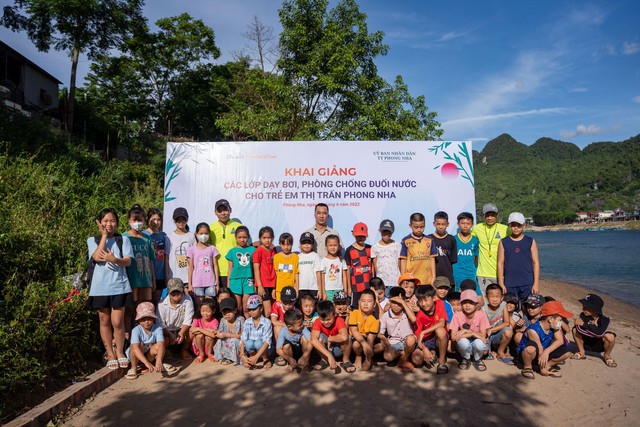 Quảng Bình: 200 trẻ em được học bơi miễn phí - Ảnh 1.