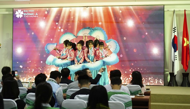Hơn 2.000 lượt tham gia Lễ hội giao lưu văn hóa Việt – Hàn - Ảnh 2.