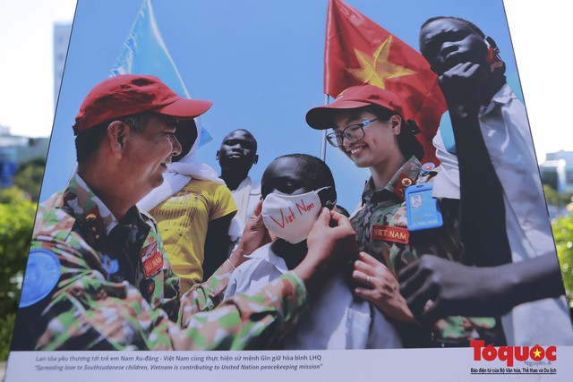Triển lãm - ra mắt sách ảnh “Hành trình cùng lực lượng giữ gìn hòa bình tại Nam Sudan” và &quot;Sài Gòn ngoan cường&quot; - Ảnh 4.
