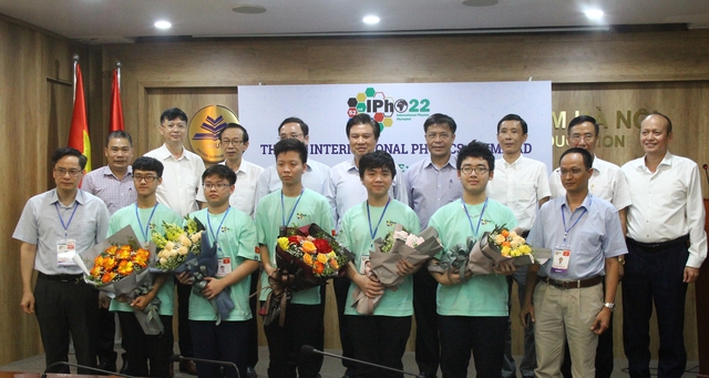 Học sinh Việt Nam giành được nhiều Huy chương Vàng hơn tại các cuộc thi quốc tế - Ảnh 1.