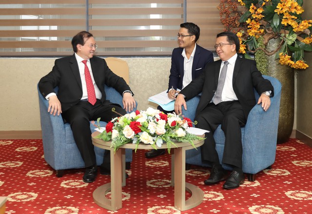 Thứ trưởng Tạ Quang Đông hội đàm với Thứ trưởng Bộ TTVHDL Lào - Ảnh 1.